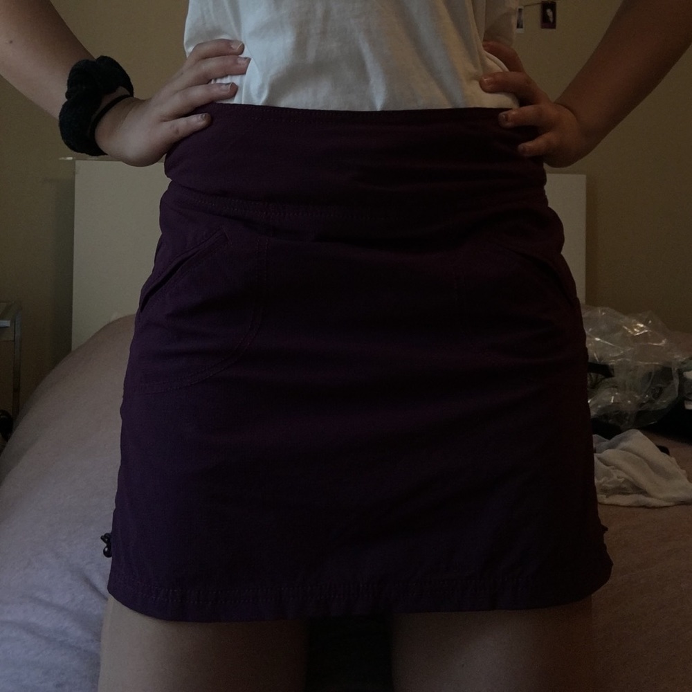 Athleta Burgundy Cargo Skort